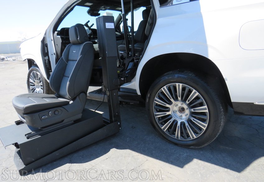 2022 Cadillac Escalade - Image 38