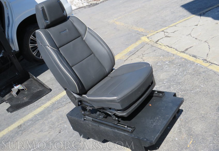 2022 Cadillac Escalade - Image 37