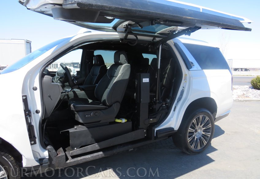 2022 Cadillac Escalade - Image 35