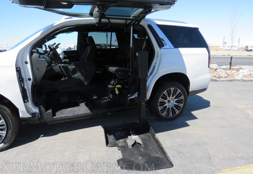 2022 Cadillac Escalade - Image 32