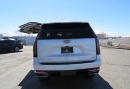 2022 Cadillac Escalade - Image 13