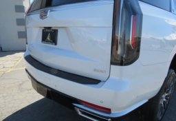 2022 Cadillac Escalade - Image 18