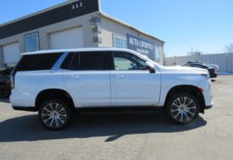 2022 Cadillac Escalade - Image 11