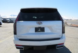 2022 Cadillac Escalade - Image 14