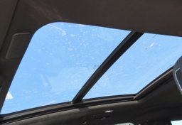 2022 Cadillac Escalade - Image 75