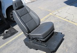 2022 Cadillac Escalade - Image 37