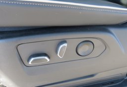 2022 Cadillac Escalade - Image 84