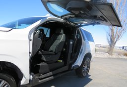 2022 Cadillac Escalade - Image 27