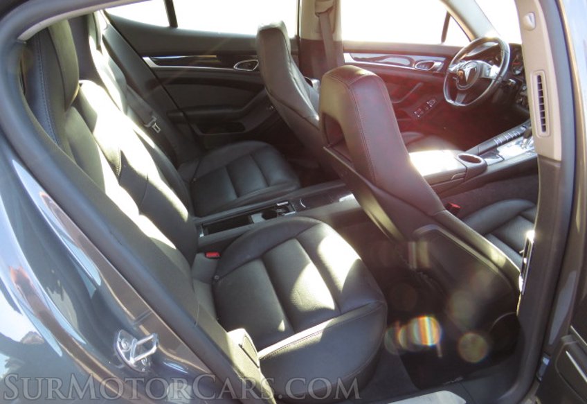 2015 Porsche Panamera - Image 32