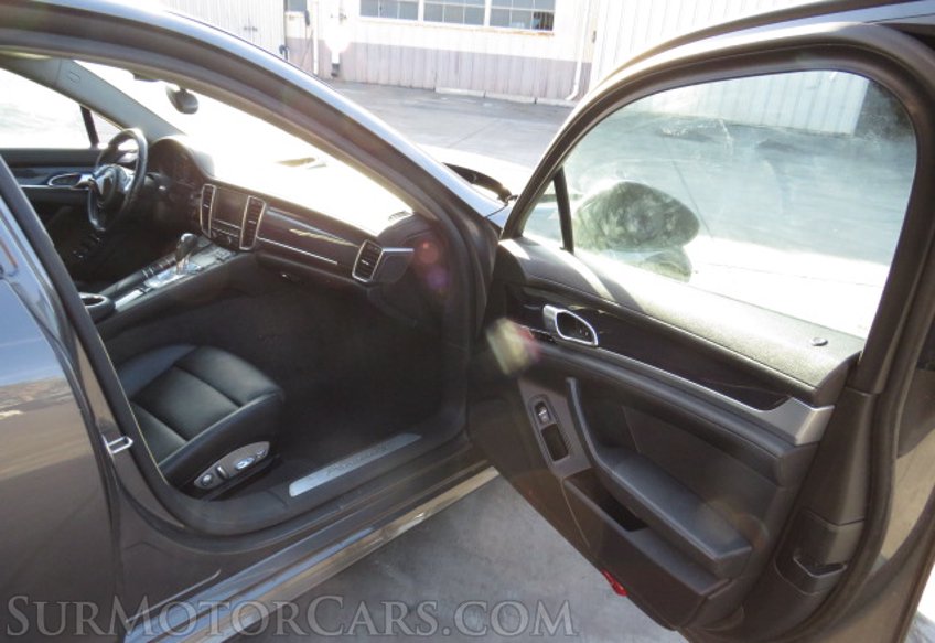 2015 Porsche Panamera - Image 24