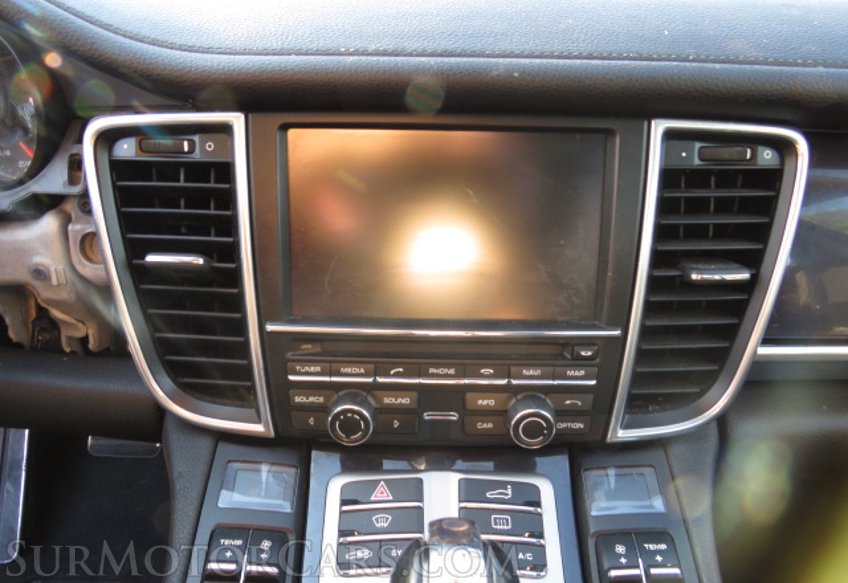 2015 Porsche Panamera - Image 44