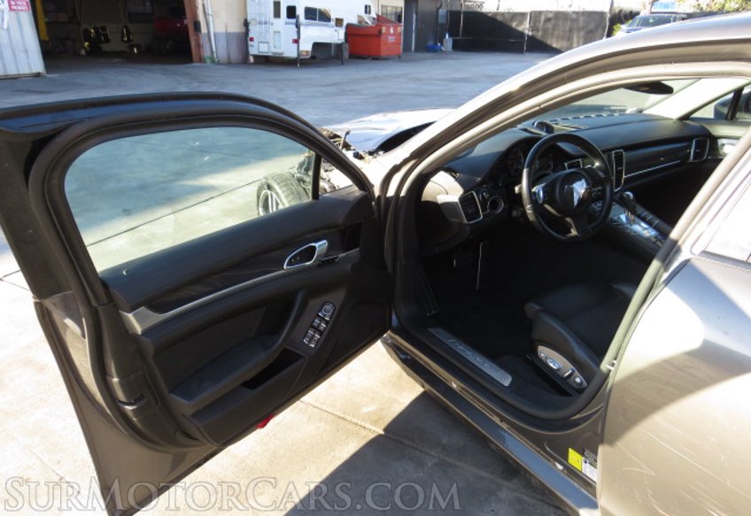 2015 Porsche Panamera - Image 23