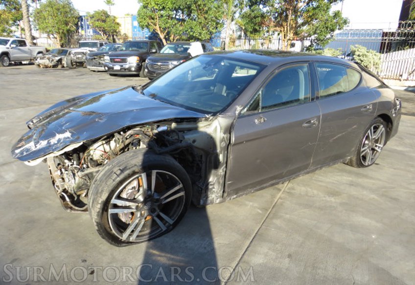 2015 Porsche Panamera - Image 2