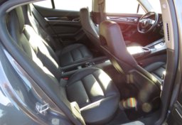 2015 Porsche Panamera - Image 32
