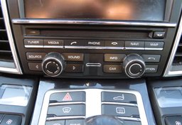 2015 Porsche Panamera - Image 43