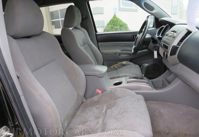 2011 Toyota Tacoma - Image 28