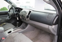 2011 Toyota Tacoma - Image 26