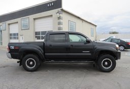 2011 Toyota Tacoma - Image 9