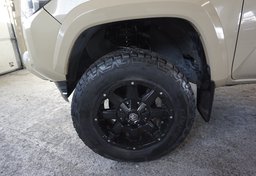 2016 Toyota Tacoma - Image 42