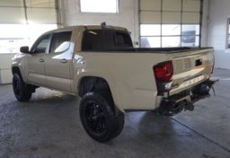 2016 Toyota Tacoma - Image 5