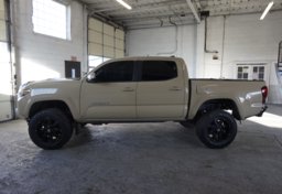 2016 Toyota Tacoma - Image 10