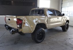 2016 Toyota Tacoma - Image 7