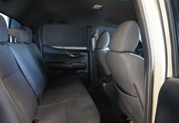 2016 Toyota Tacoma - Image 28