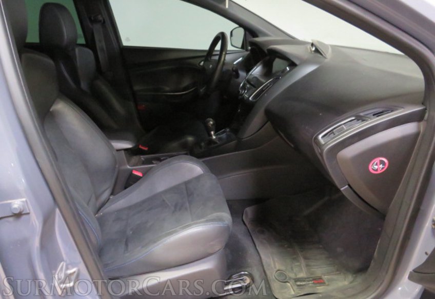 2016 Ford Focus - Image 25