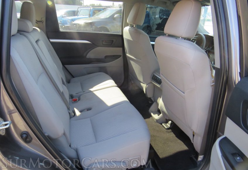 2019 Toyota Highlander - Image 33