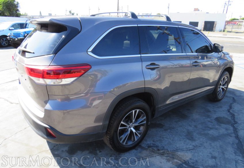 2019 Toyota Highlander - Image 9
