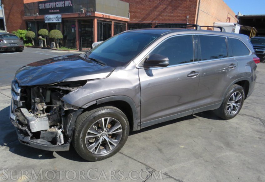 2019 Toyota Highlander - Image 2