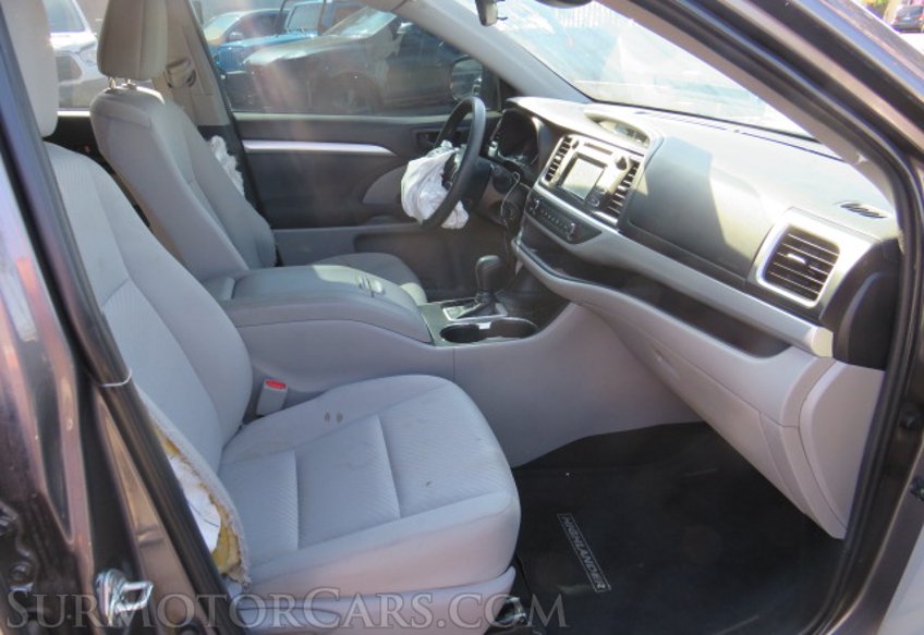 2019 Toyota Highlander - Image 31