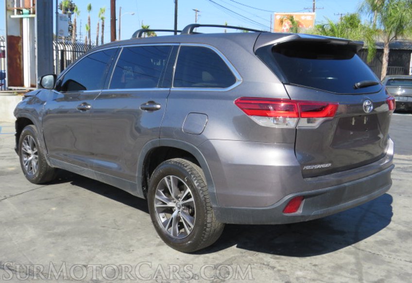 2019 Toyota Highlander - Image 8