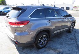 2019 Toyota Highlander - Image 9