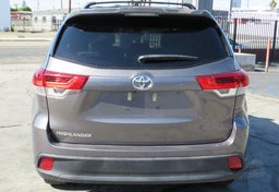 2019 Toyota Highlander - Image 12