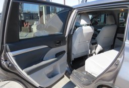 2019 Toyota Highlander - Image 22