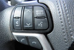 2019 Toyota Highlander - Image 36