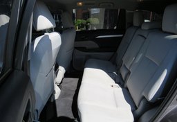 2019 Toyota Highlander - Image 23
