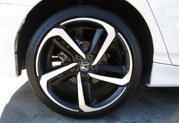 2021 Honda Accord Sedan - Image 15