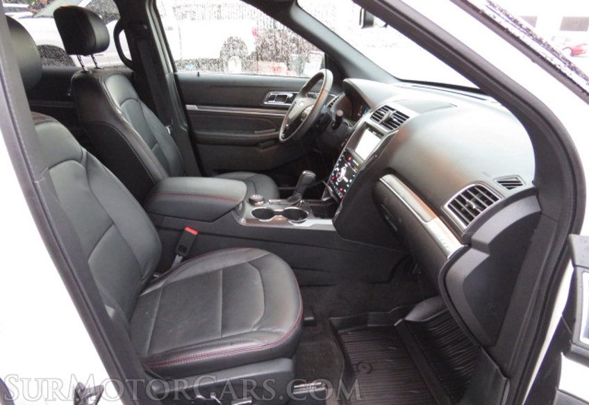 2017 Ford Explorer - Image 30