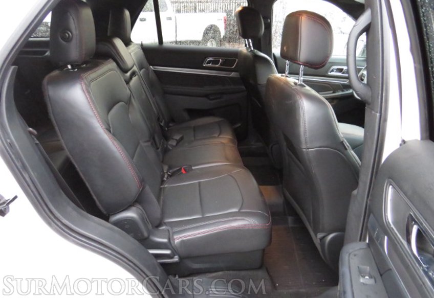 2017 Ford Explorer - Image 32