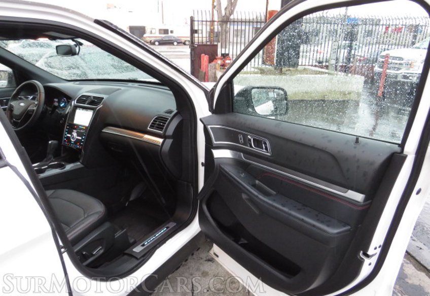 2017 Ford Explorer - Image 25