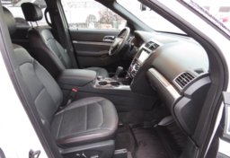 2017 Ford Explorer - Image 30