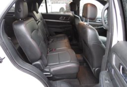 2017 Ford Explorer - Image 32