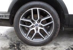 2017 Ford Explorer - Image 19