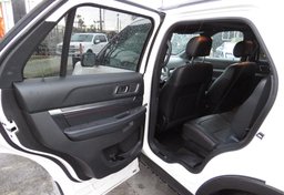 2017 Ford Explorer - Image 22