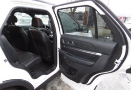 2017 Ford Explorer - Image 27