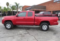 2017 Toyota Tacoma - Image 11