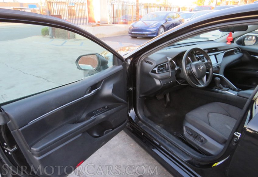 2020 Toyota Camry - Image 18