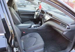 2020 Toyota Camry - Image 24